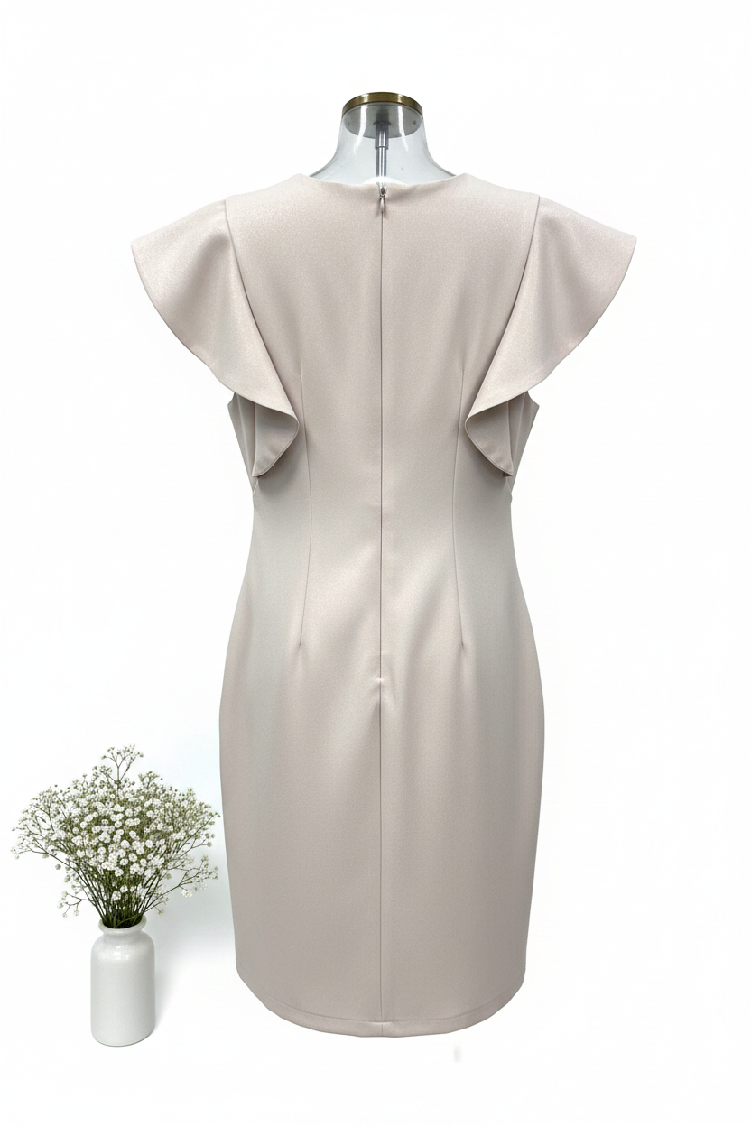 Sukienka z falbanami na ramionach — polska marka